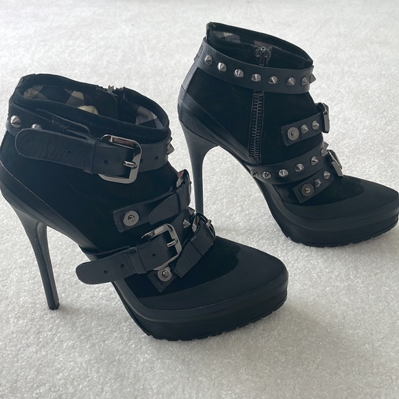 Burberry Runway Booties 8.5 (size 40 European) - Picture 5 of 11